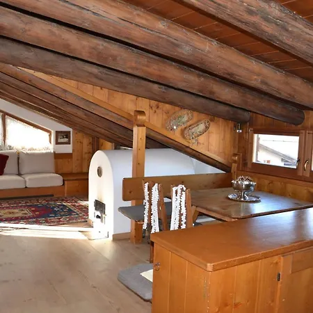 Apartman Mansarda Zuel